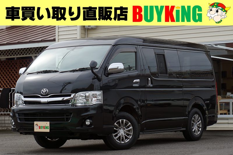 ハイエース　黒　４WD 
